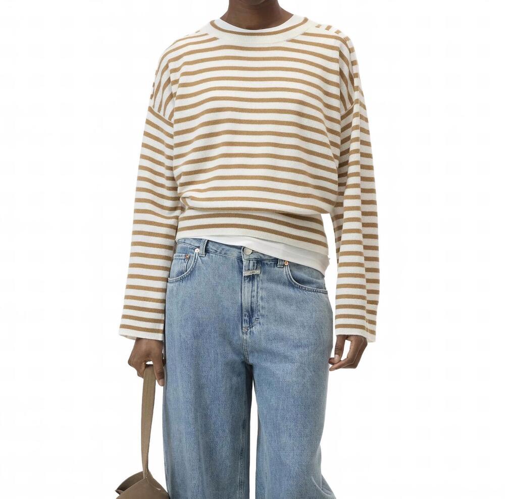 NEW CLOSED striped crew neck long sleeve sweatshirt in light chestnut